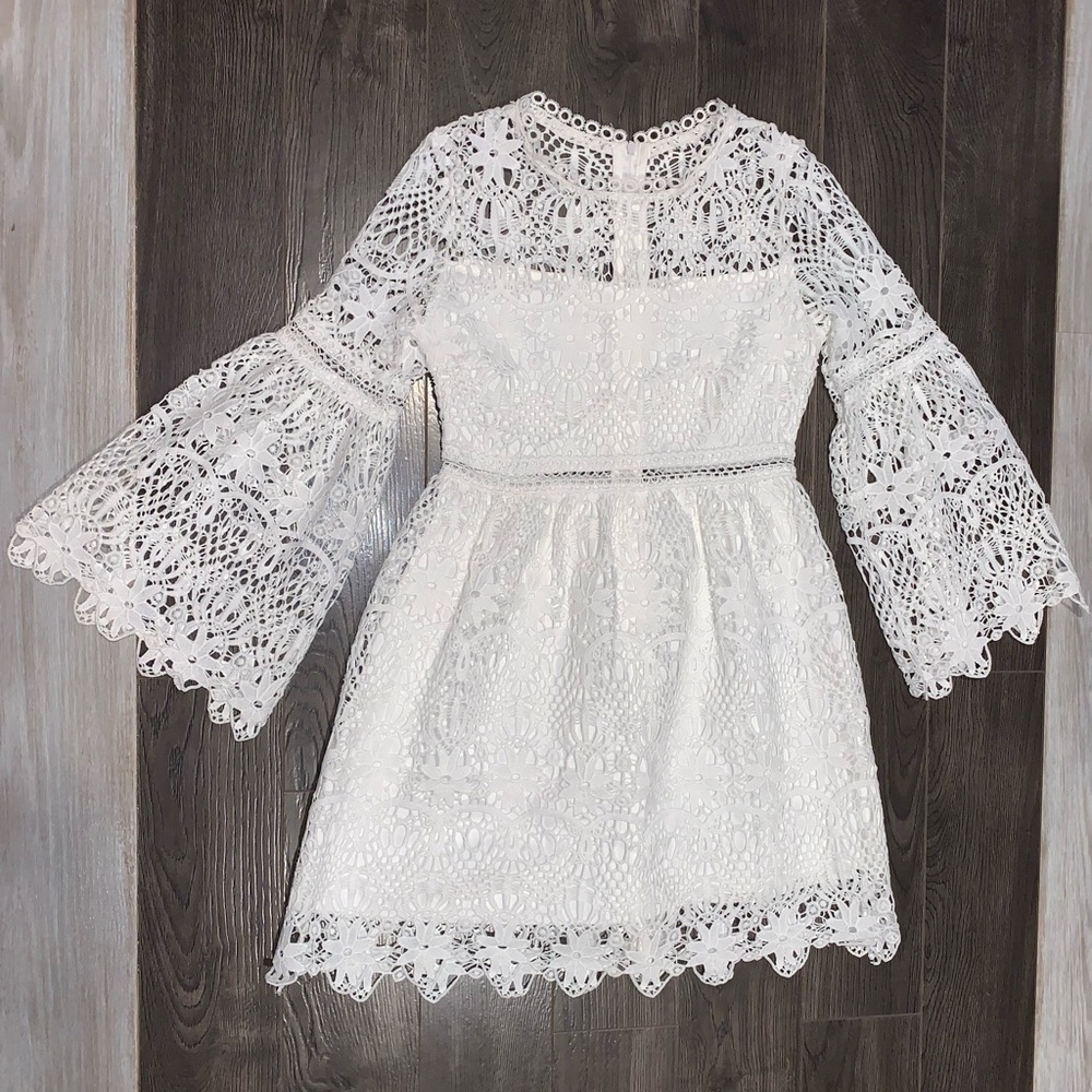 Chic Wish lace dress - Picture 1 of 5